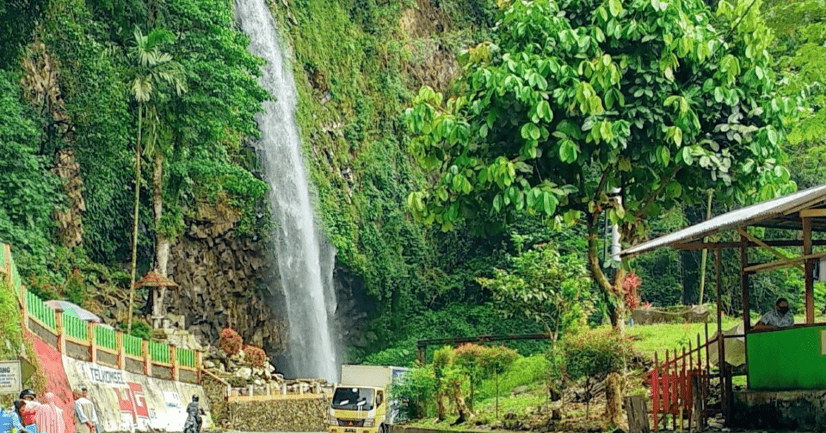 Menyingkap Pesona Air Terjun Lembah Anai di Lintas Sumatera
