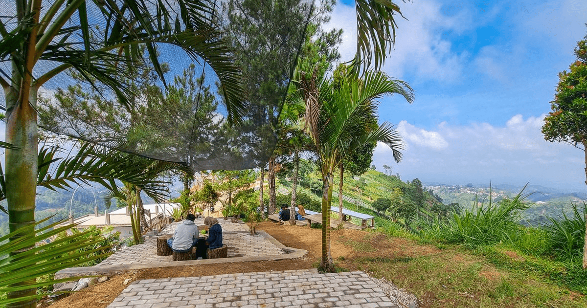 MG Cafe: Surga Tersembunyi di Jatiyoso dengan Panorama Lawu Selatan