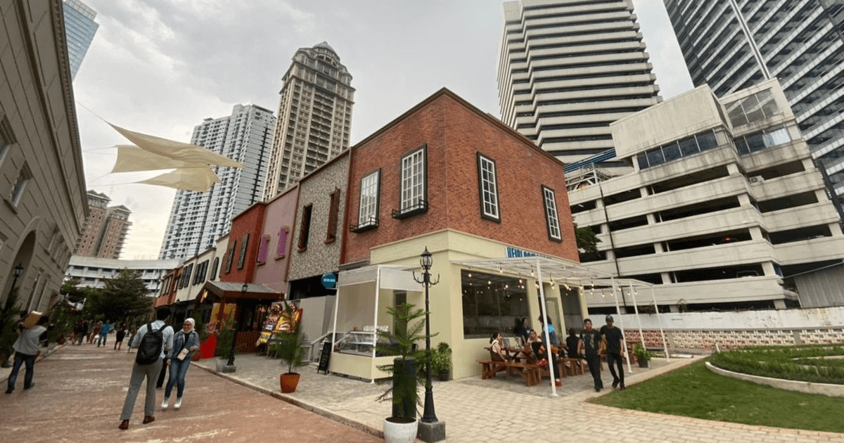 Oase Eropa di Sudirman: Panduan Menikmati Taman Sampoerna Strategic