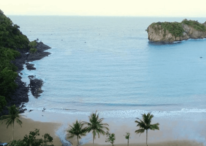 Pesona Pantai Kuyon: Surga Ganda Trenggalek yang Tawarkan Sawah dan Laut