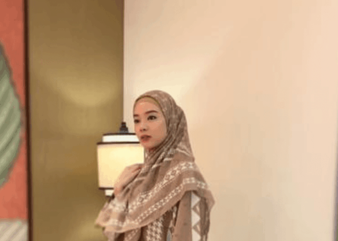 Gaya Hijab Lindswell Kwok: 6 Inspirasi Modest Fashion Modis dan Santun
