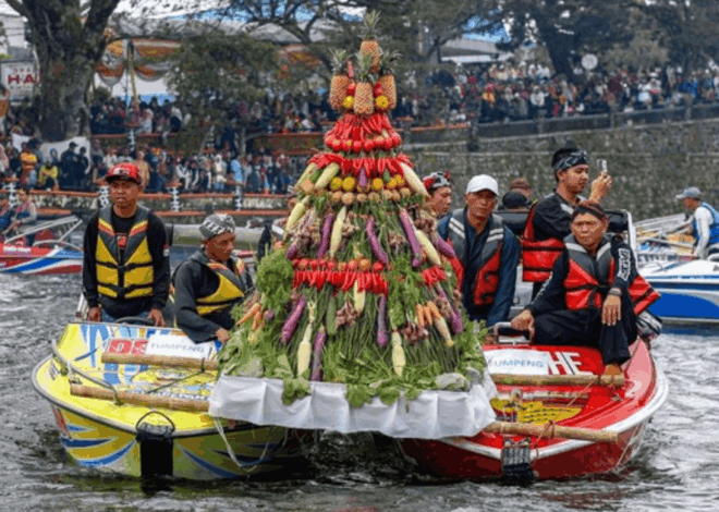 Tradisi Labuhan Sarangan Magetan: Wujud Syukur Warga di Telaga Pasir