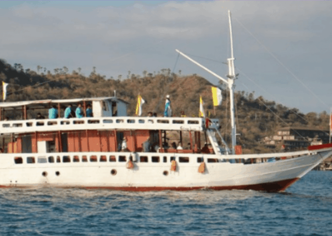 Tegas! Kapal Wisata Labuan Bajo Dilarang Berlayar pada Malam Hari