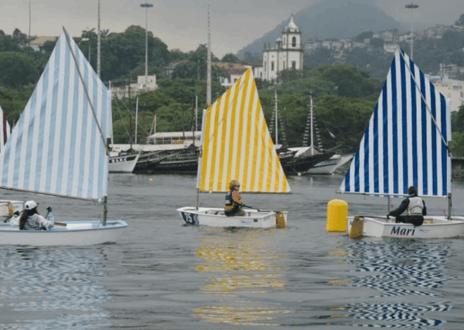 Seni di Laut! Perahu Layar Daniel Buren Hiasi Regatta Teluk Guanabara