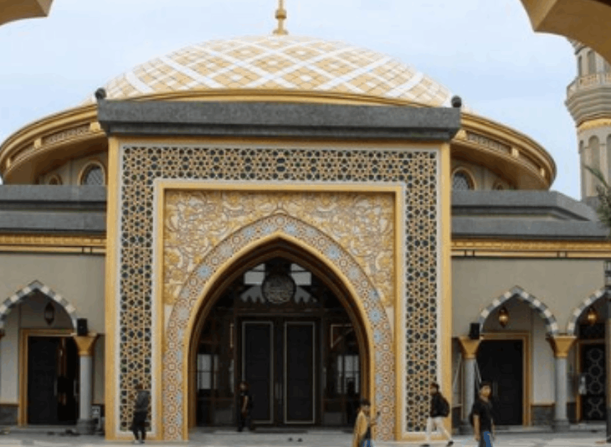 Wisata Religi PIK: Keindahan Masjid Al-Ikhlas yang Memikat Hati