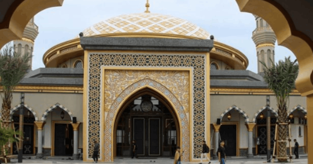 Wisata Religi PIK: Keindahan Masjid Al-Ikhlas yang Memikat Hati