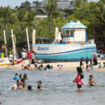 Wisatawan Ancol Libur Imlek