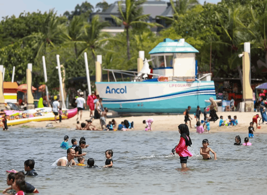Wisatawan Ancol Libur Imlek Membeludak: Pantai Jadi Pilihan Utama