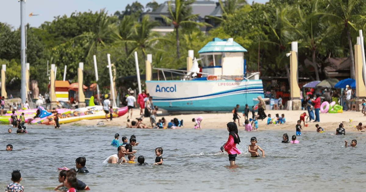 Wisatawan Ancol Libur Imlek Membeludak: Pantai Jadi Pilihan Utama