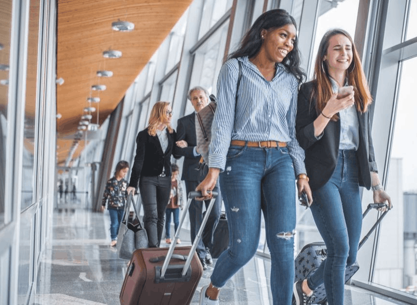 Tips Traveler: Pilihan Pakaian Nyaman Pesawat untuk Penerbangan Jauh