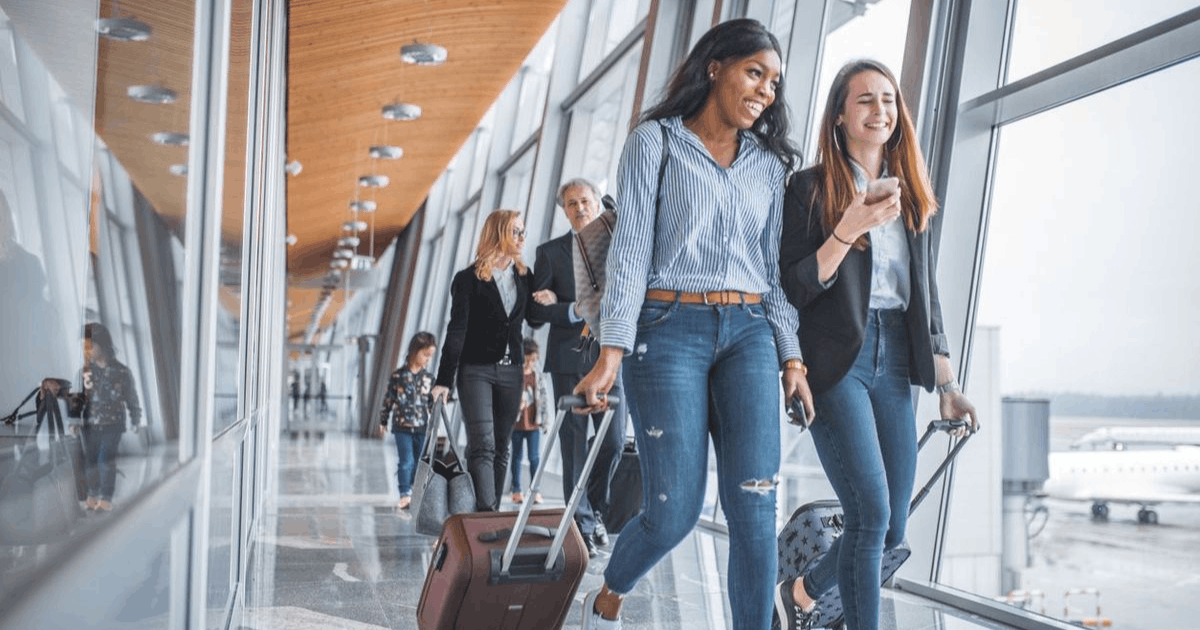 Tips Traveler: Pilihan Pakaian Nyaman Pesawat untuk Penerbangan Jauh