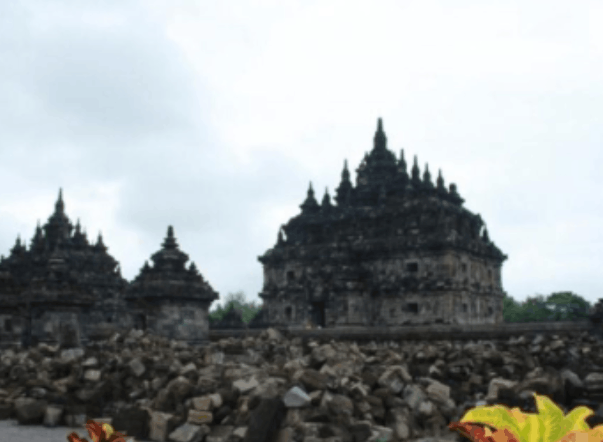 Pesona Candi Plaosan: Tak Kalah Eksotis dari Prambanan!