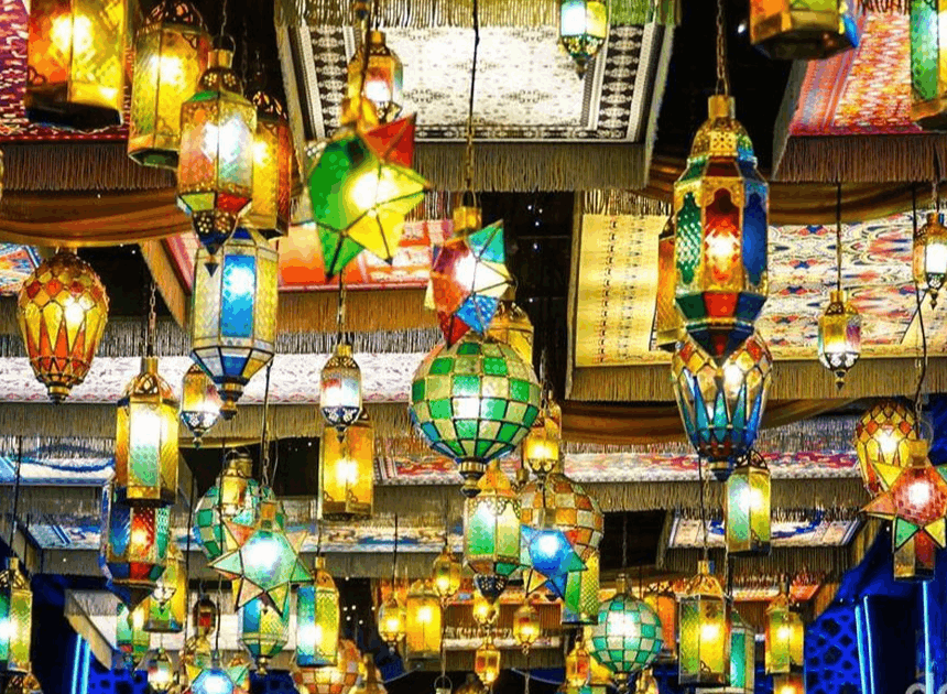 Cantik! Instalasi Cahaya Ramadan HI Hiasi Pedestrian Jakarta