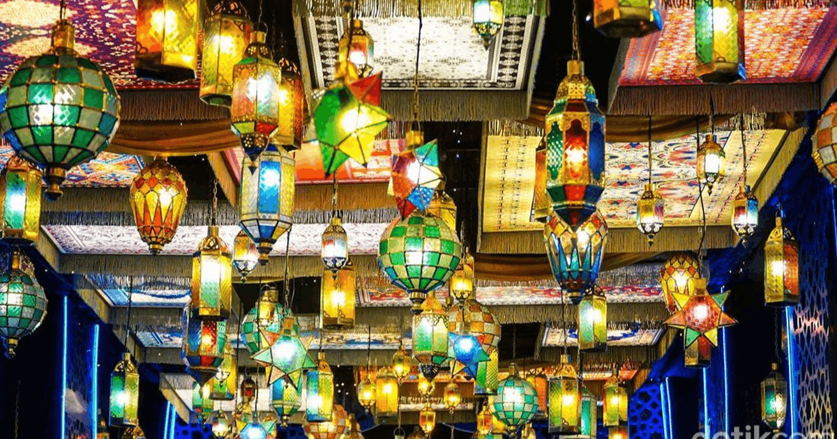Cantik! Instalasi Cahaya Ramadan HI Hiasi Pedestrian Jakarta