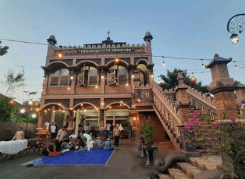 Arsitektur Masjid Unik Pati: Perpaduan Eropa dan Jawa