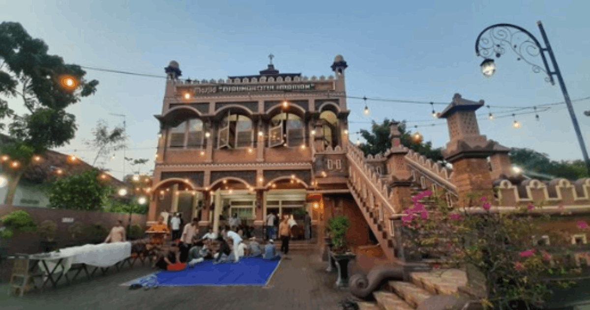 Arsitektur Masjid Unik Pati: Perpaduan Eropa dan Jawa