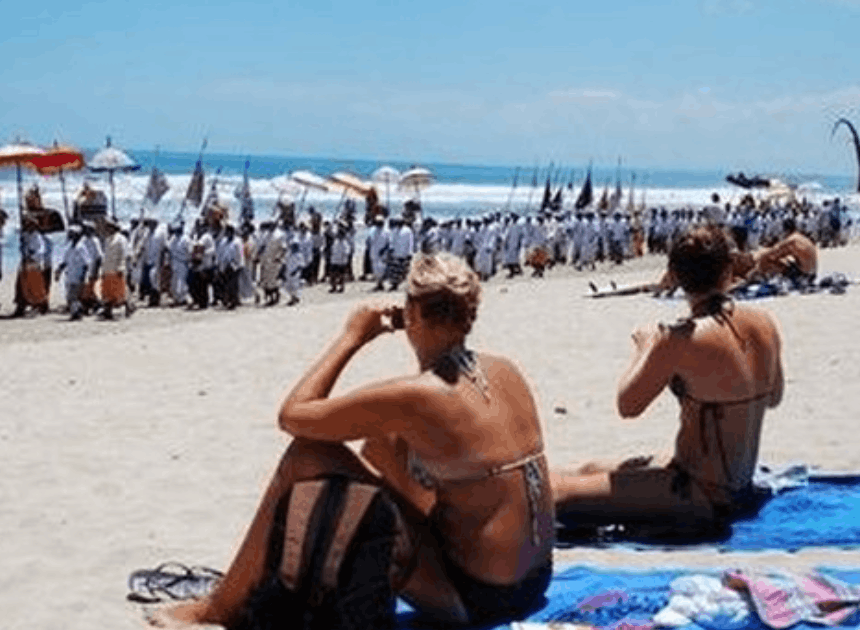 Turis Australia Liburan ke Bali: Dampak Konflik Timur Tengah! Turis Australia Kini Ramai-Ramai Beralih Pilih Liburan ke Bali!