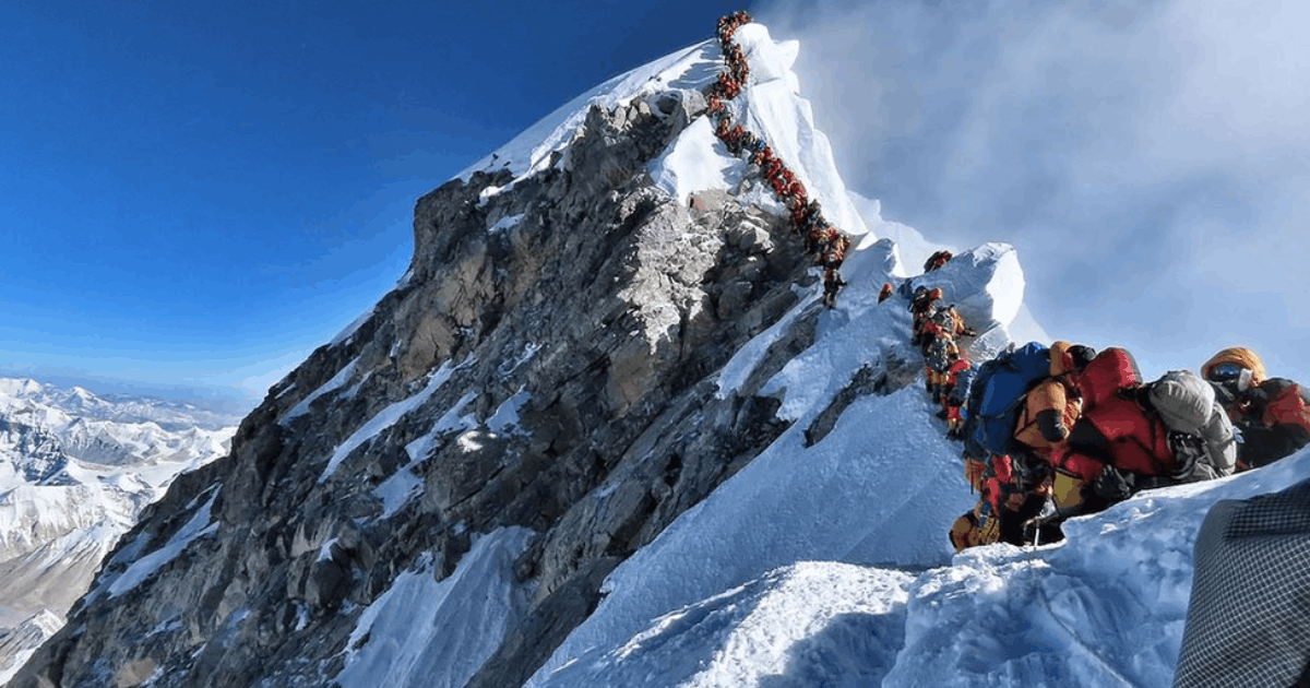 Geger Tipu Tipu Sewa Helikopter di Gunung Everest Incar Pendaki Asing