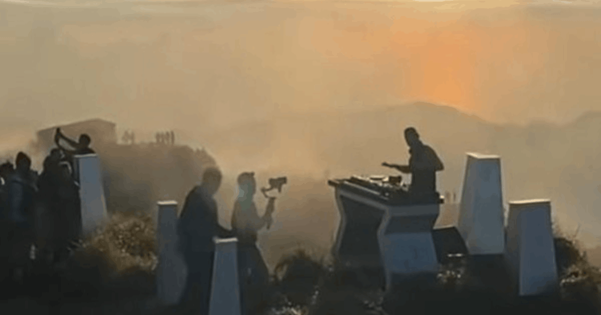 Aktivitas Turis Batur: Viral Turis Asing Diduga Syuting Video Klip dan Main DJ di Puncak Gunung Sakral!