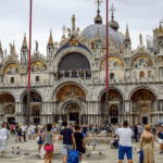 Venesia terapkan tiket masuk