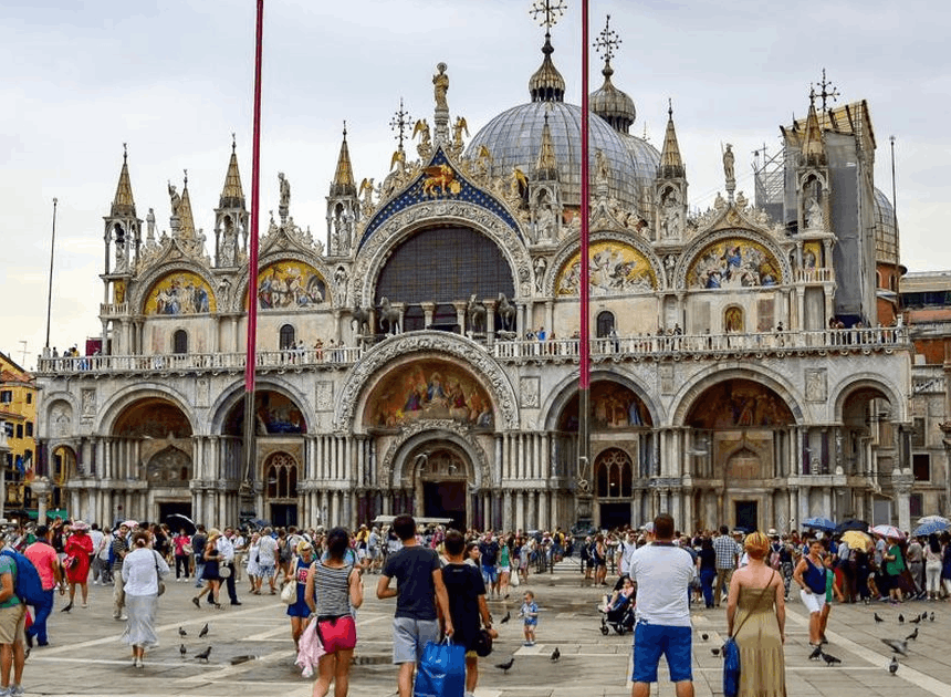 Venesia Terapkan Tiket Masuk Harian Turis Overtourism