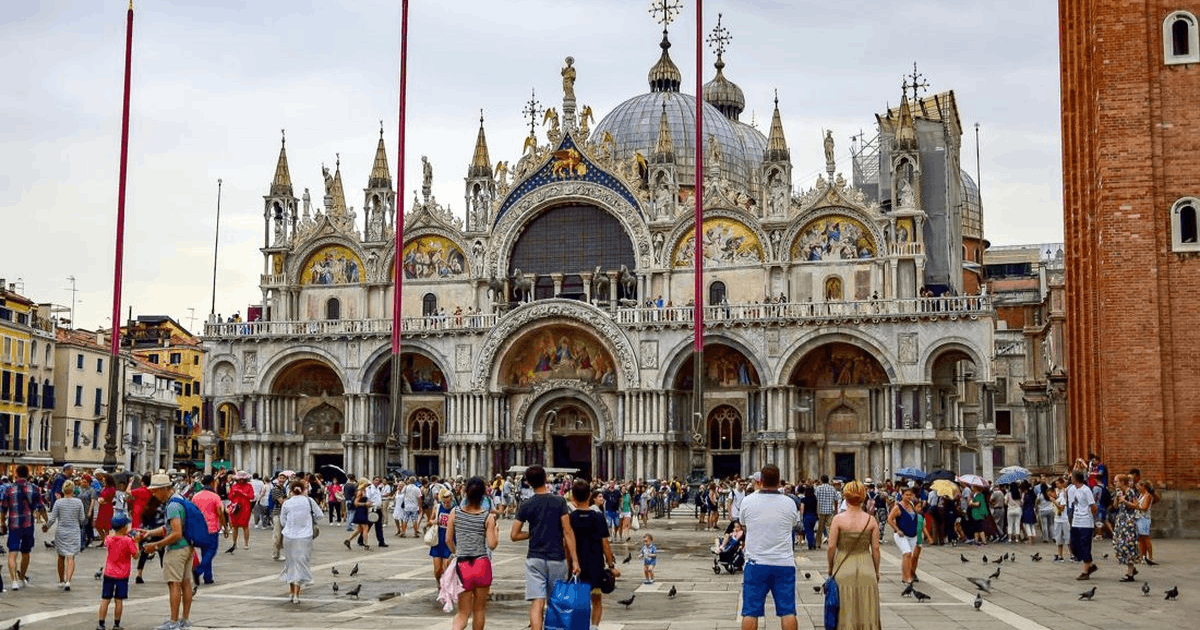 Venesia Terapkan Tiket Masuk Harian Turis Overtourism