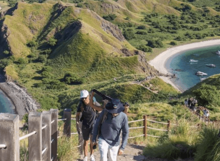 Menhut Jelaskan Alasan Pembatasan Turis di TN Komodo: Demi Kelestarian Ekosistem!