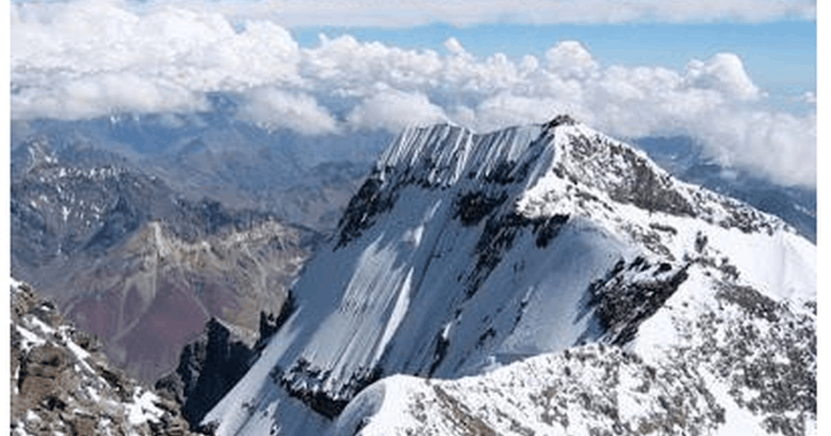 Bahaya Carstensz Pyramid: Mengenal Sisi Ekstrem Puncak Tertinggi Indonesia yang Sangat Menantang Nyawa!