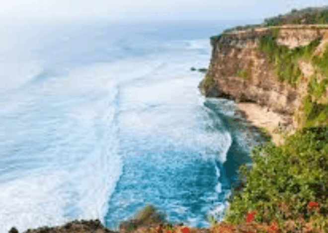 Sejarah Surfing Uluwatu: Terungkap! Uluwatu Jadi Surga Surfing Dunia Ternyata Berawal dari Sebuah Film Legendaris!