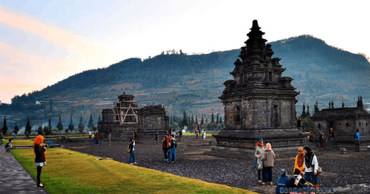 Wisata Dieng Negeri di Atas Awan: Memukau! Menjelajahi Keindahan Wisata Dieng Negeri di Atas Awan yang Menjadi Tempat Bersemayam Para Dewa!