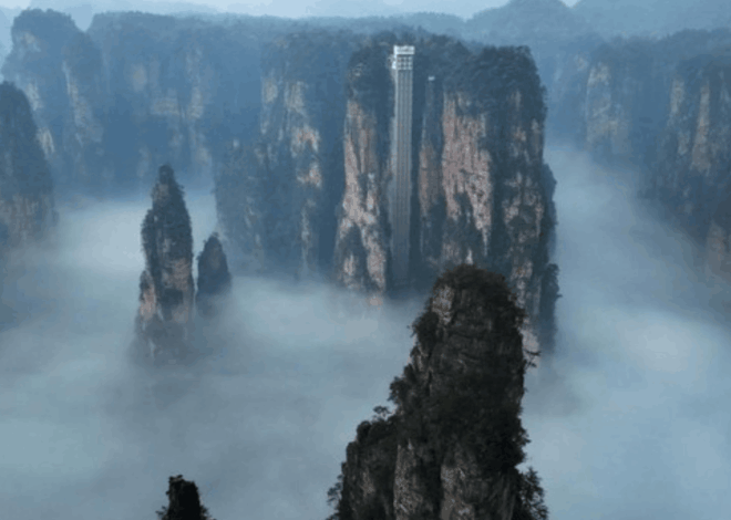 Pesona Zhangjiajie Negeri Batu: Keajaiban Alam dengan Akses Lift