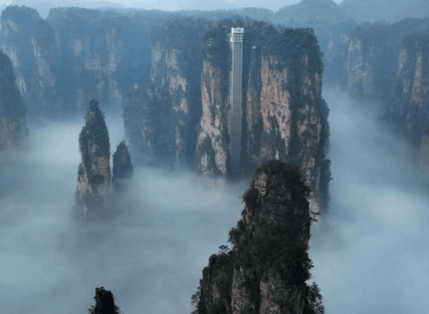 Pesona Zhangjiajie Negeri Batu: Keajaiban Alam dengan Akses Lift