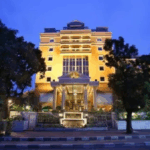 Hotel bintang 4 di Blok M