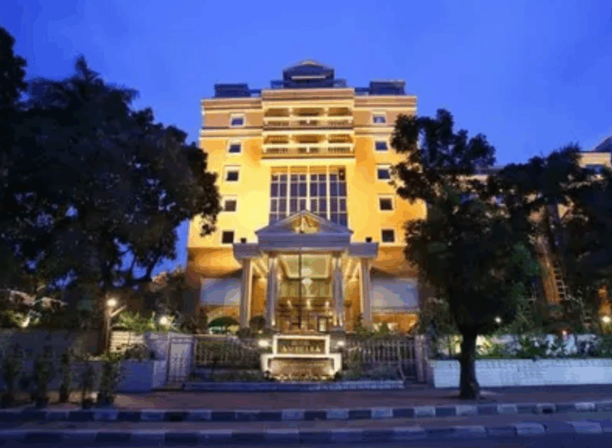 Hotel Bintang 4 di Blok M: Dekat Surga Kuliner Viral!