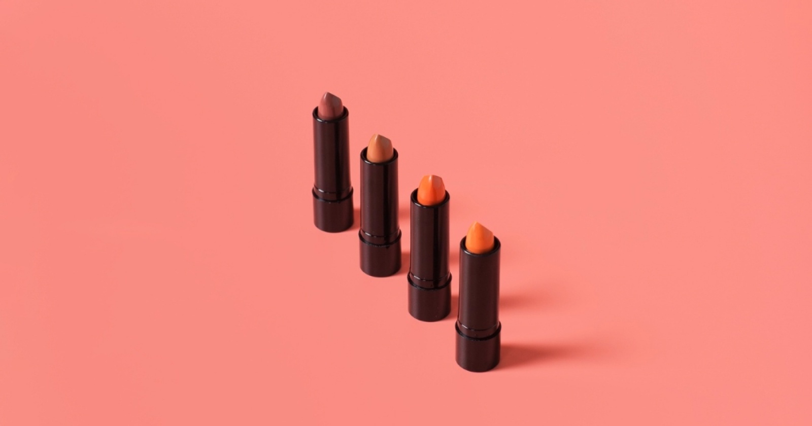 warm undertone Kulit Warm Undertone: 7 Shade Lipstik yang Cocok dan Lagi Tren warm undertone - ilustrasi berita Kulit Warm Undertone: 7 Shade Lipstik yang Cocok dan Lagi Tren