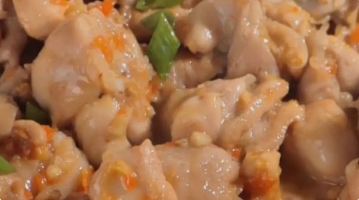 Ayam Taichan, Pedas Gurih dengan Sambal Bawang yang Bikin Nagih