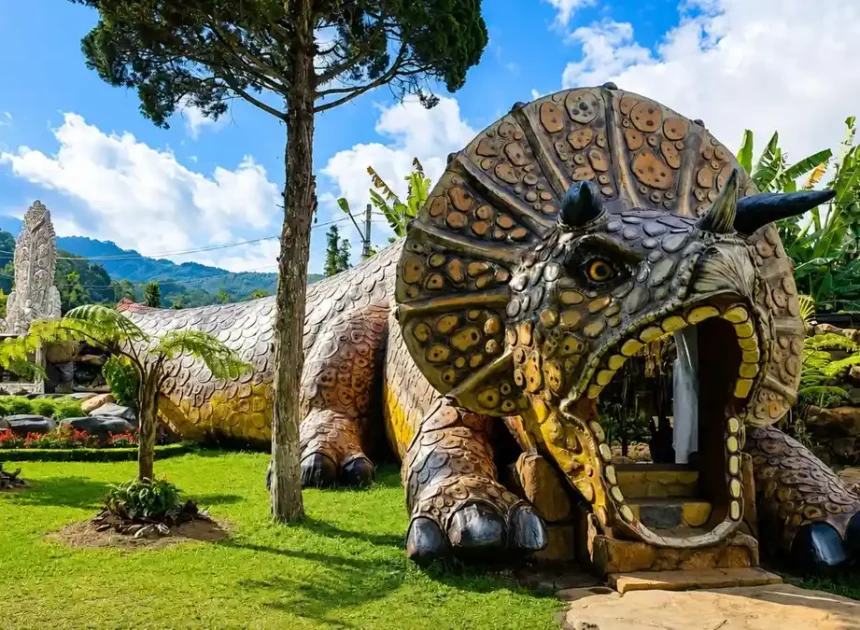 Dinosaurus Ulun Danu Muncul di Beratan: Spot Healing Baru di Bali yang Cocok untuk Semua Vibes