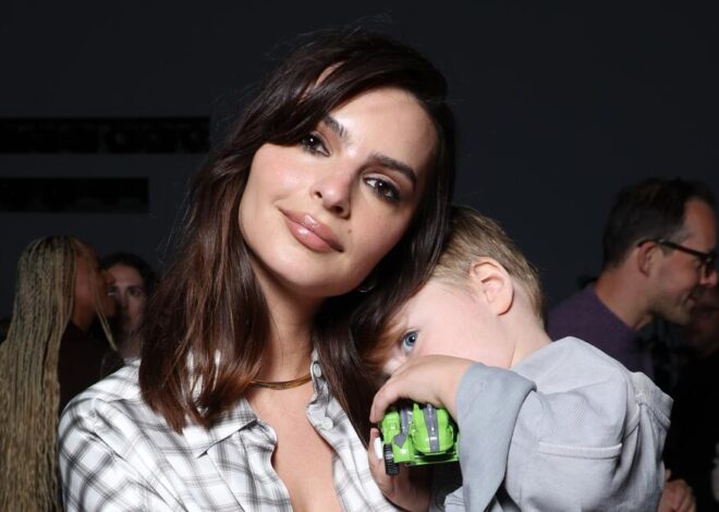 Emily Ratajkowski Dapatkan Kesepakatan Buku Bernilai Tujuh Digit Setelah Esai Viral