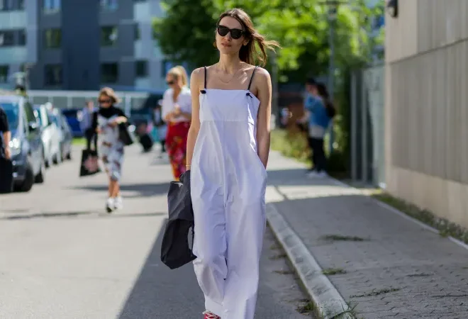 Flowy Jumpsuits: Alternatif Musim Panas Ala Gadis Chic di Cannes, London, dan Yunani
