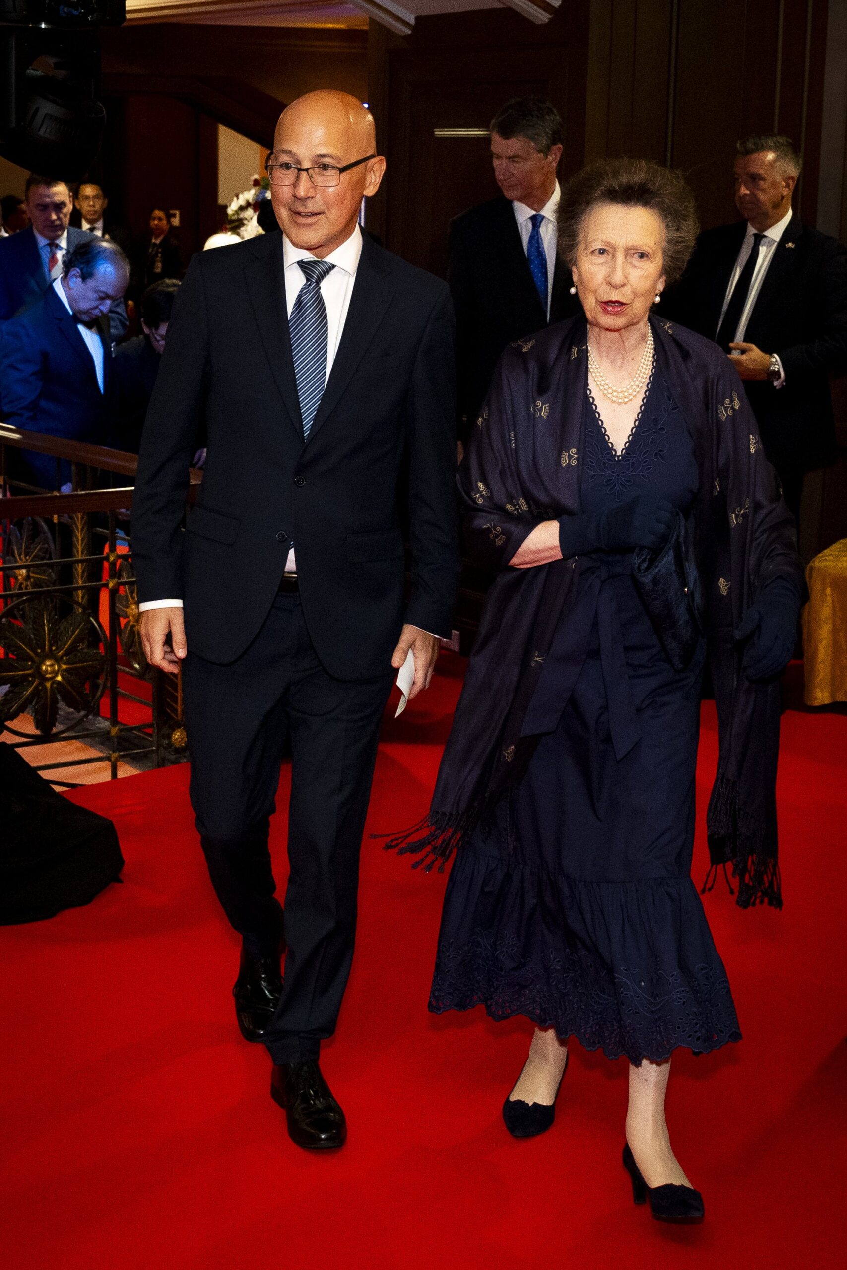gaun meghan Princess Anne pakai gaun Meghan saat gala di Bangkok gaun meghan - ilustrasi berita Princess Anne pakai gaun Meghan saat gala di Bangkok