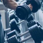 latihan beban - ilustrasi berita Latihan Beban Tak Harus di Gym, Pakar UGM Bagikan Cara Mudah Jaga Otot dan Jantung