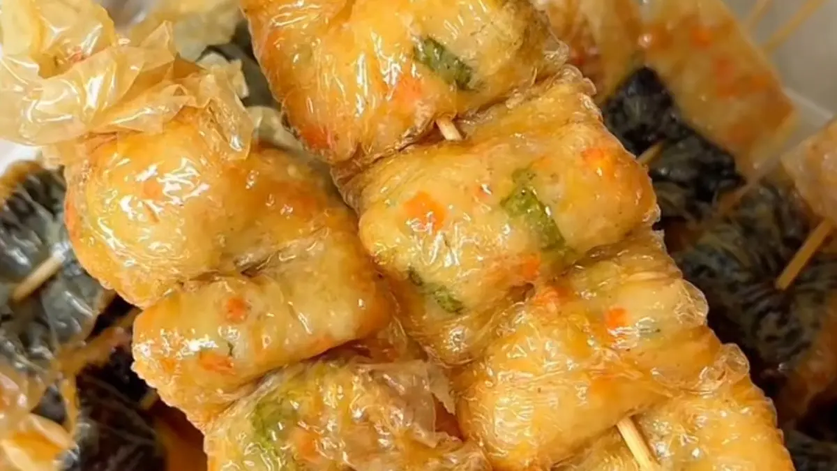 odeng chicken nori Resep Odeng Chicken Nori, Camilan Gurih Isi Ayam yang… odeng chicken nori - ilustrasi berita Resep Odeng Chicken Nori, Camilan Gurih Isi Ayam yang Kenyal dan Bikin Nagih