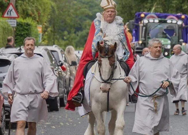 Ripon Yorkshire Day: Kota Meriah Menyambut Hari County Bersama Prosesi St Wilfrid