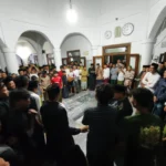 masjid jamsaren - ilustrasi berita Tradisi Sebar Koin Peringatan Maulid Nabi di Masjid Jamsaren Sejak 1908 Berpotensi…