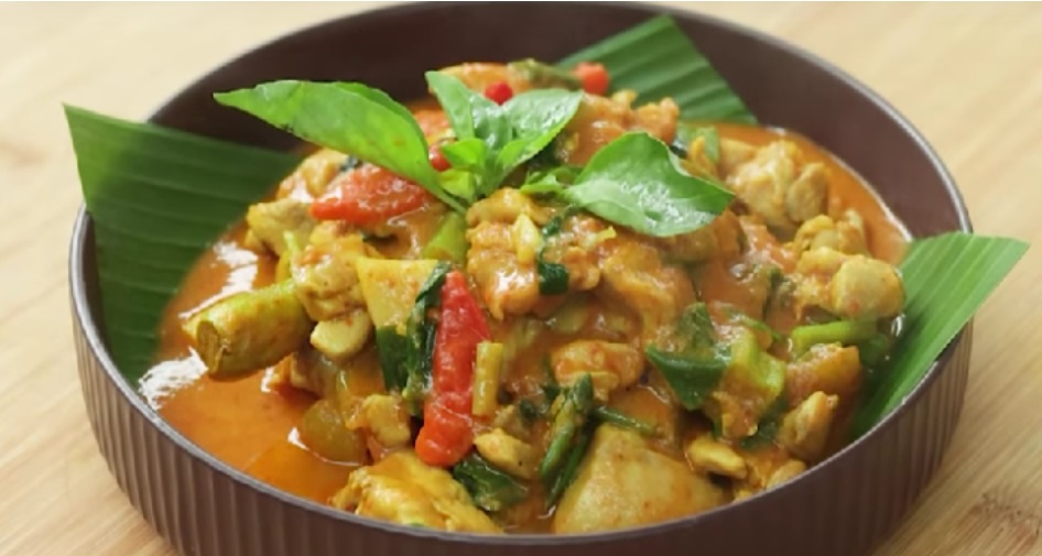 ayam oseng Cara Membuat Ayam Oseng Bumbu Pepes untuk Sajian Sehari-hari ayam oseng - ilustrasi berita Cara Membuat Ayam Oseng Bumbu Pepes untuk Sajian Sehari-hari