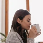 minum kopi - ilustrasi berita Mohon Teks Lengkap untuk Artikel: 8 Alasan minum kopi di pagi hari