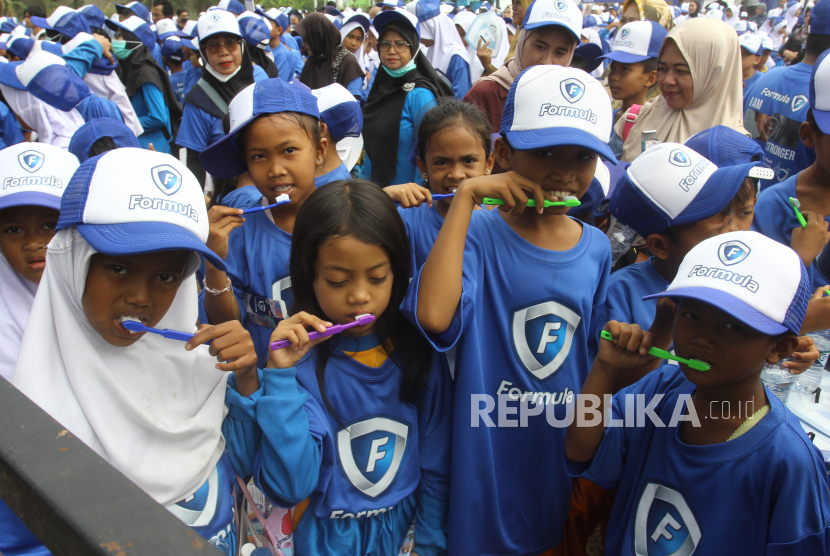 pemeriksaan gigi gratis Formula dan ICD Gelar Pemeriksaan Gigi Gratis bagi… pemeriksaan gigi gratis - ilustrasi berita Formula dan ICD Gelar Pemeriksaan Gigi Gratis bagi 7.000 Warga Cianjur pada…