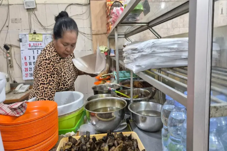 warung bebek 75 Warung Bebek 75 Ngagel Rejo Jadi Buruan Pecinta Kuliner Surabaya warung bebek 75 - ilustrasi berita Warung Bebek 75 Ngagel Rejo Jadi Buruan Pecinta Kuliner Surabaya